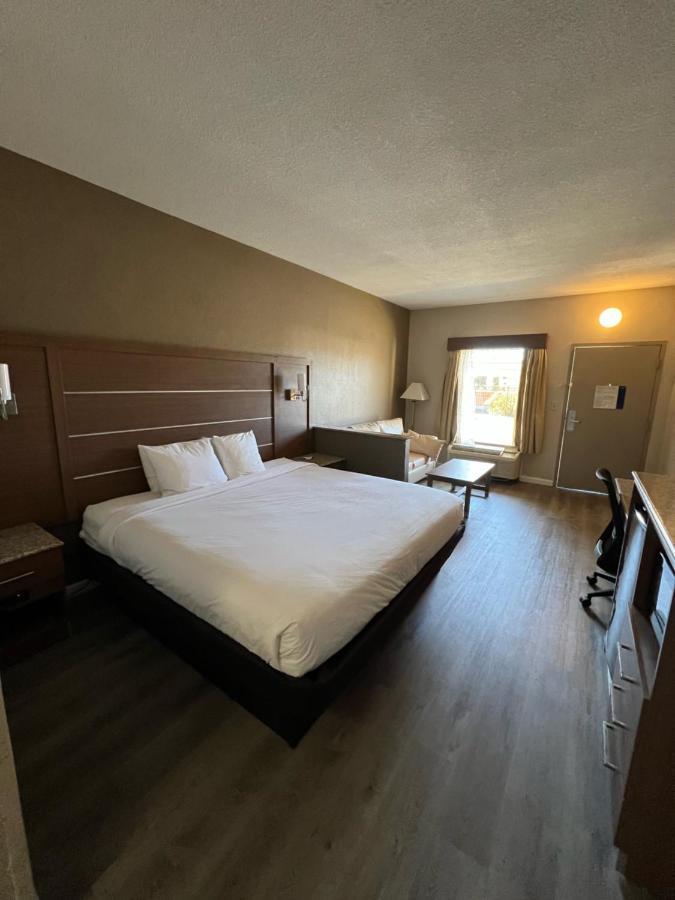 Quality Inn & Suites Near Six Flags - Austell Eksteriør billede