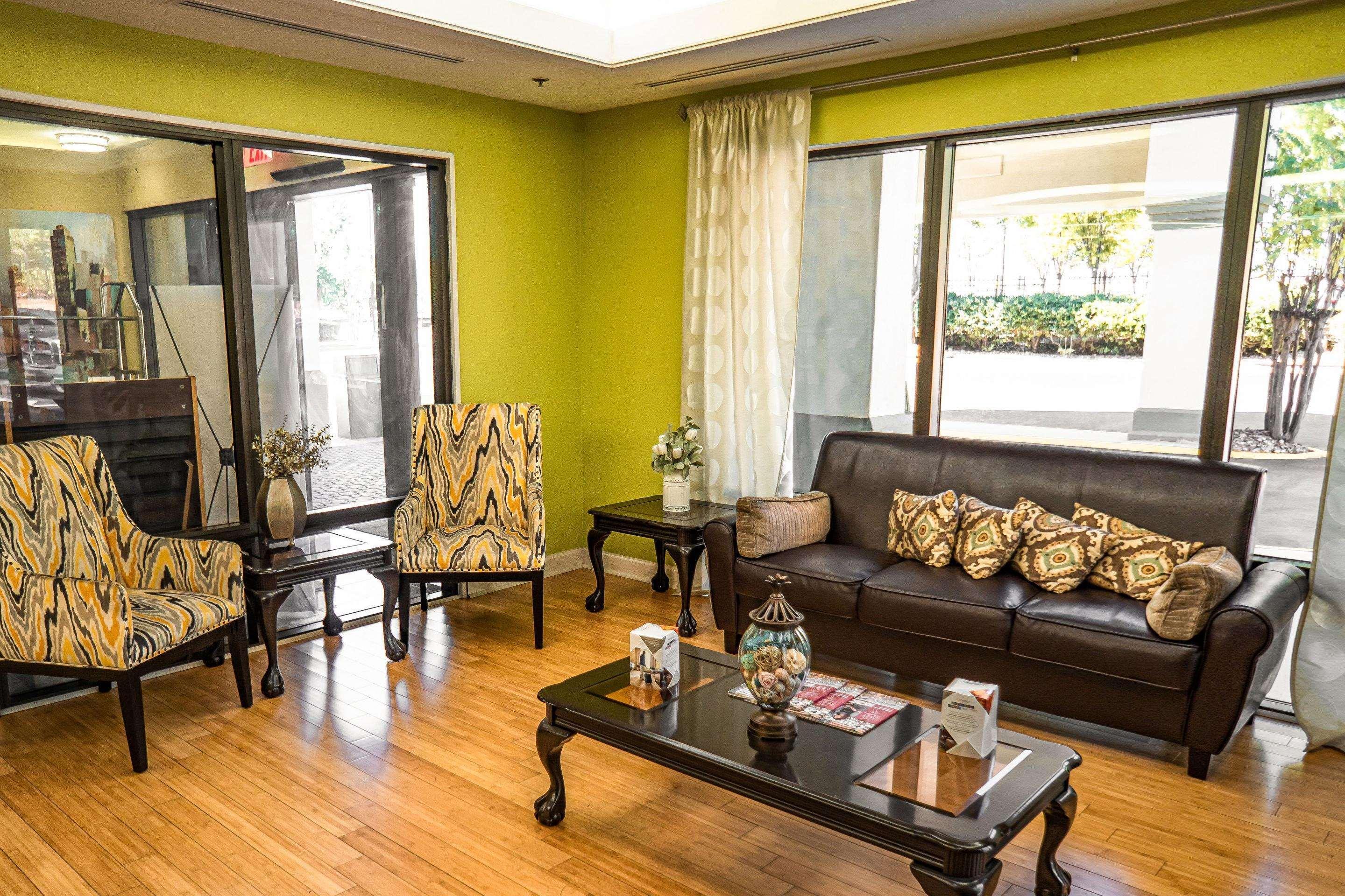 Quality Inn & Suites Near Six Flags - Austell Eksteriør billede