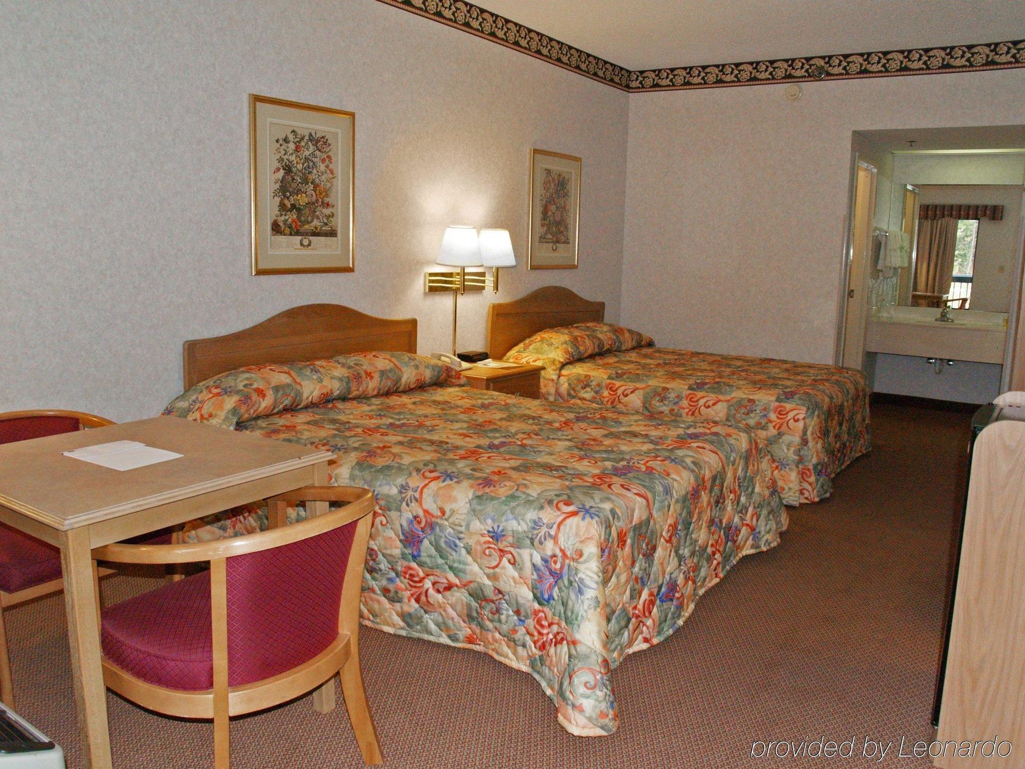 Quality Inn & Suites Near Six Flags - Austell Eksteriør billede