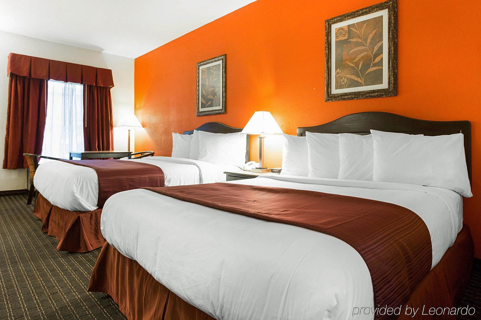 Quality Inn & Suites Near Six Flags - Austell Eksteriør billede