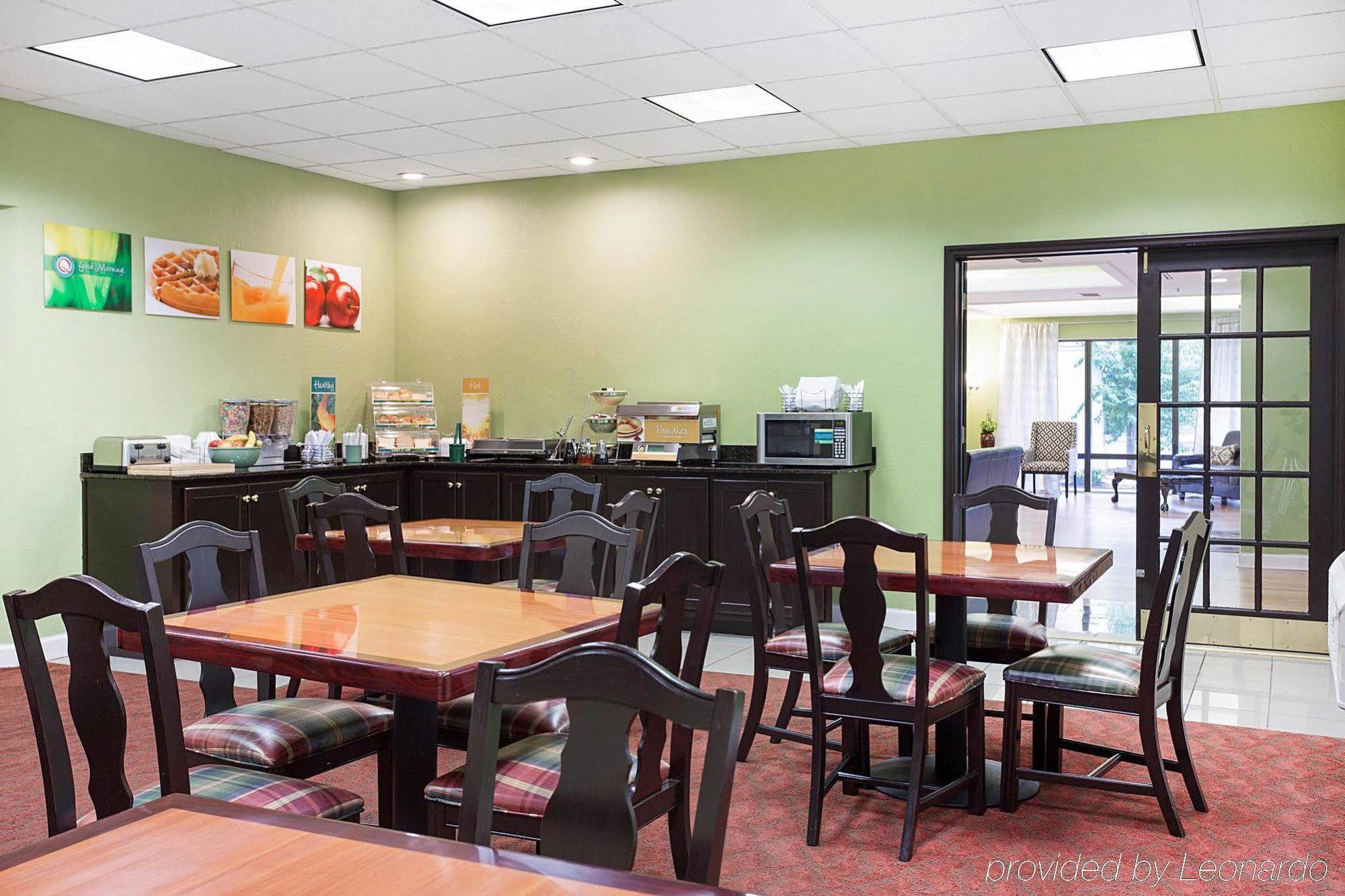 Quality Inn & Suites Near Six Flags - Austell Eksteriør billede