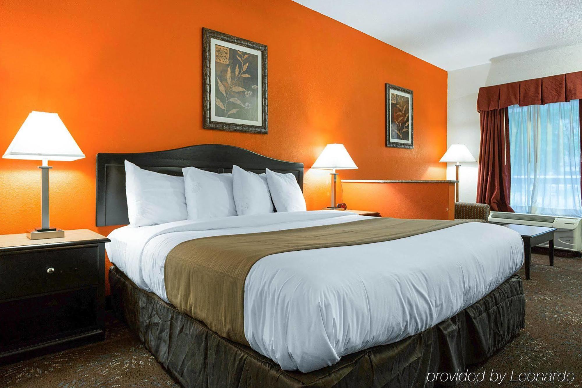Quality Inn & Suites Near Six Flags - Austell Eksteriør billede