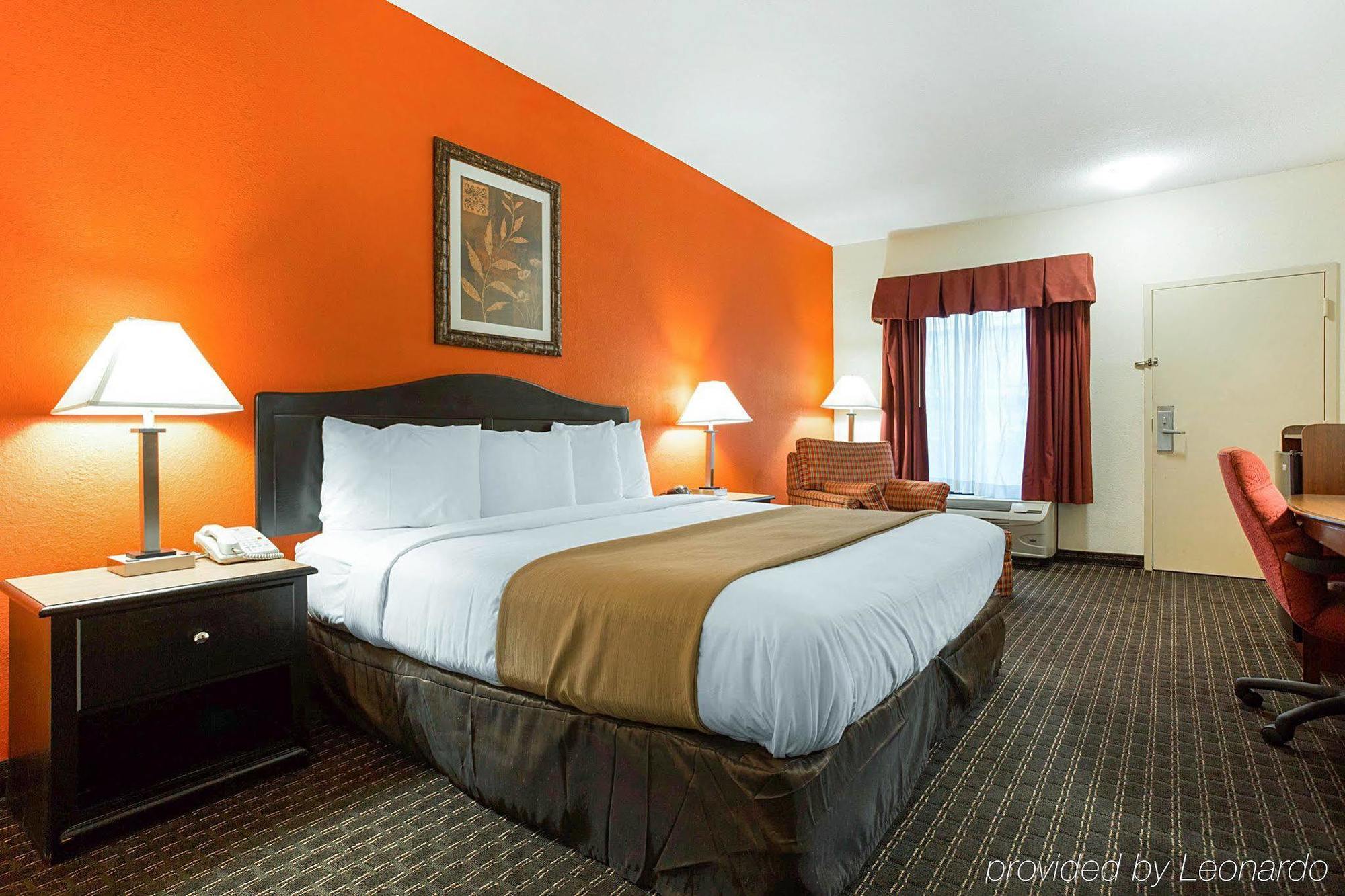 Quality Inn & Suites Near Six Flags - Austell Eksteriør billede