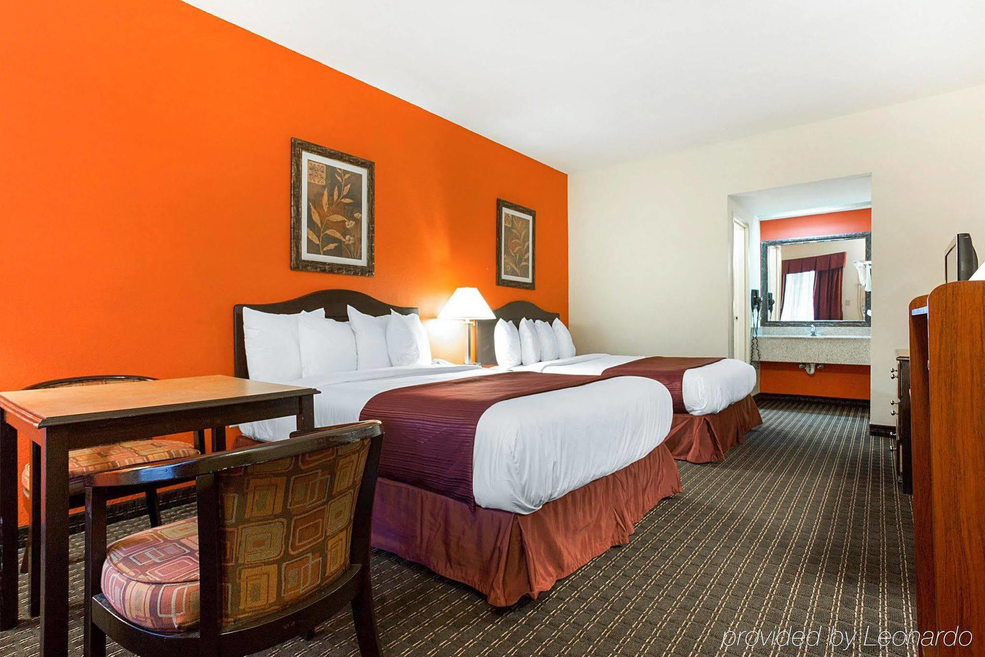 Quality Inn & Suites Near Six Flags - Austell Eksteriør billede